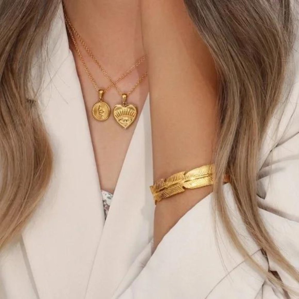 NEW 18K GOLD BANGLE CUFF LEAF BRACELET, NICE BRACELET, CUTE BRACELET - Picture 2 of 7